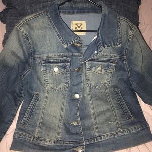 Wknd sale ends 6/10 Comfy, stretchy jean jacket!